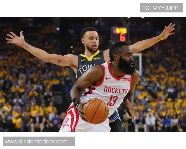 勇士与太阳第三节激战回顾球员表现与战术分析全景呈现 勇士与太阳第三节激战回顾球员表现与战术分析全景呈现